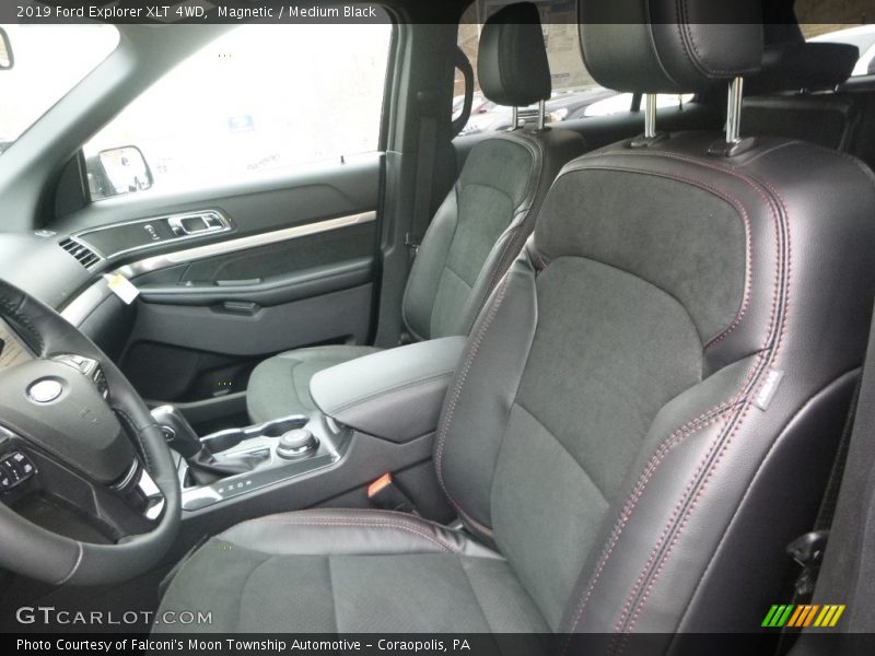Magnetic / Medium Black 2019 Ford Explorer XLT 4WD