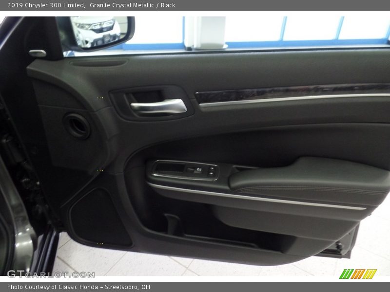 Granite Crystal Metallic / Black 2019 Chrysler 300 Limited