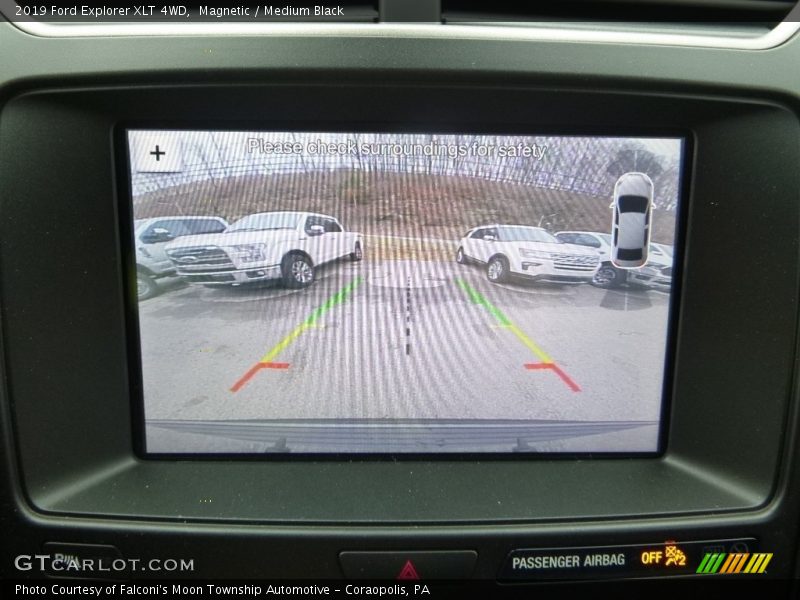 Magnetic / Medium Black 2019 Ford Explorer XLT 4WD