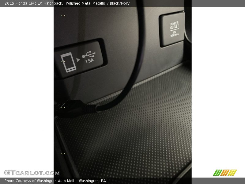Polished Metal Metallic / Black/Ivory 2019 Honda Civic EX Hatchback