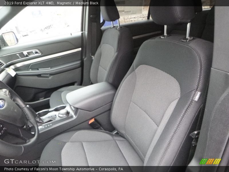 Magnetic / Medium Black 2019 Ford Explorer XLT 4WD