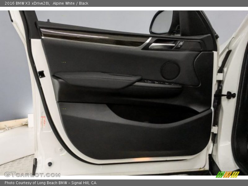 Alpine White / Black 2016 BMW X3 xDrive28i