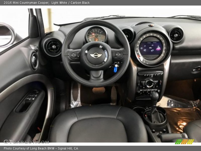 Light White / Carbon Black 2016 Mini Countryman Cooper