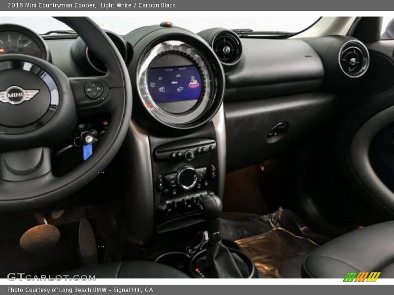 Light White / Carbon Black 2016 Mini Countryman Cooper