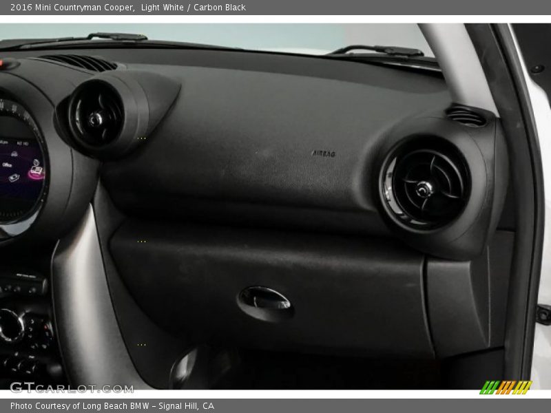 Light White / Carbon Black 2016 Mini Countryman Cooper