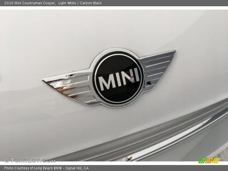 Light White / Carbon Black 2016 Mini Countryman Cooper
