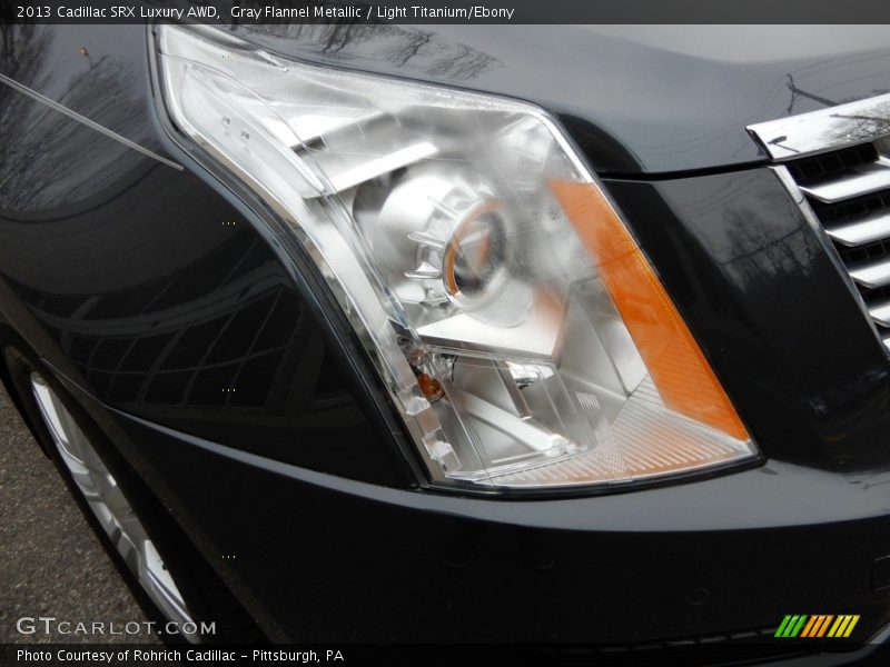 Gray Flannel Metallic / Light Titanium/Ebony 2013 Cadillac SRX Luxury AWD