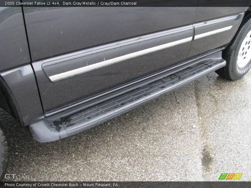 Dark Gray Metallic / Gray/Dark Charcoal 2005 Chevrolet Tahoe LS 4x4