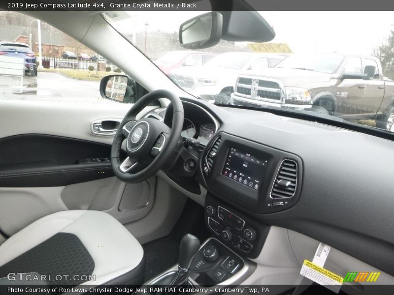 Granite Crystal Metallic / Black 2019 Jeep Compass Latitude 4x4