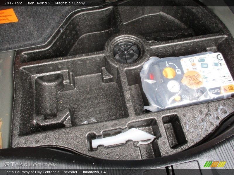 Magnetic / Ebony 2017 Ford Fusion Hybrid SE