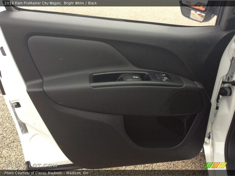 Bright White / Black 2019 Ram ProMaster City Wagon