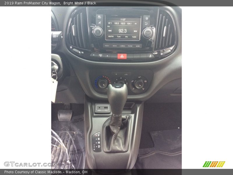 Bright White / Black 2019 Ram ProMaster City Wagon