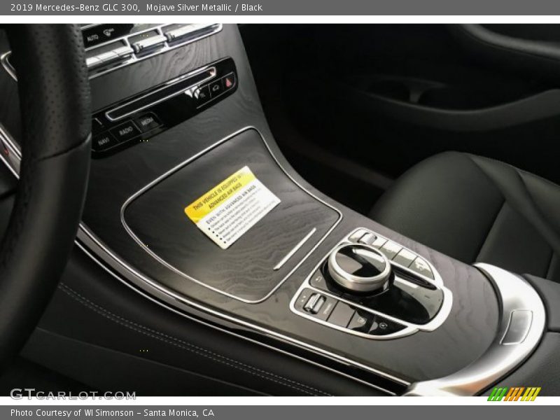 Mojave Silver Metallic / Black 2019 Mercedes-Benz GLC 300