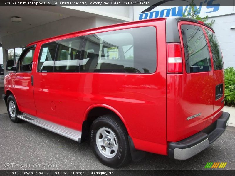Victory Red / Medium Dark Pewter 2006 Chevrolet Express LS 1500 Passenger van