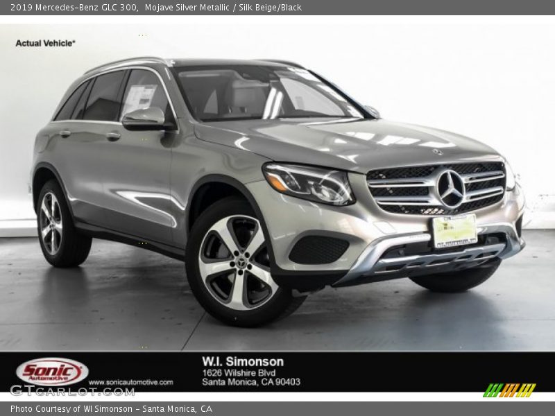 Mojave Silver Metallic / Silk Beige/Black 2019 Mercedes-Benz GLC 300