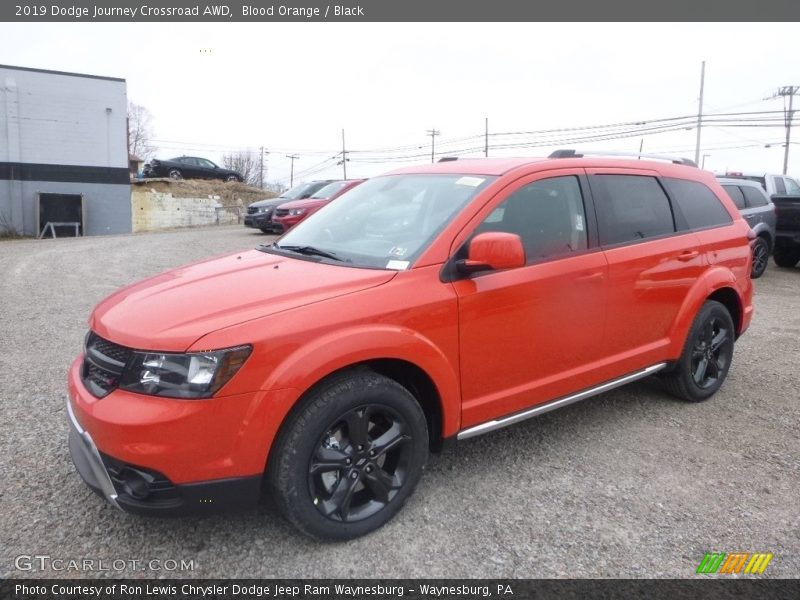 Front 3/4 View of 2019 Journey Crossroad AWD