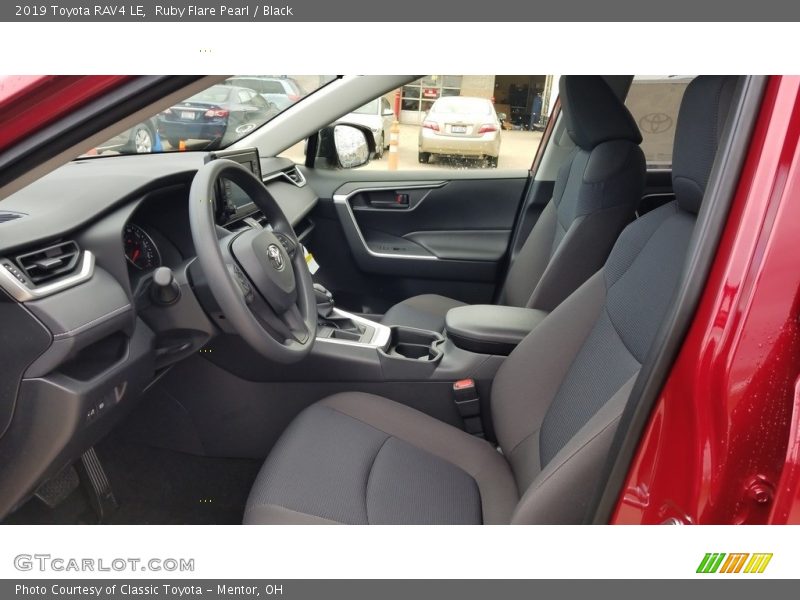 Ruby Flare Pearl / Black 2019 Toyota RAV4 LE