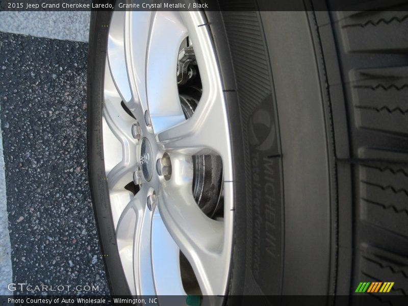 Granite Crystal Metallic / Black 2015 Jeep Grand Cherokee Laredo