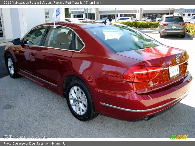 Fortana Red Metallic / Titan Black 2016 Volkswagen Passat S Sedan