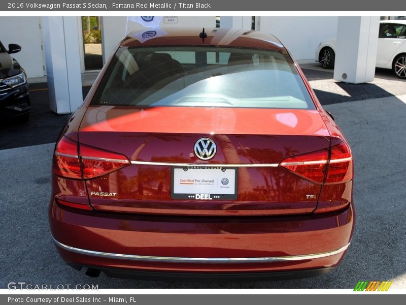 Fortana Red Metallic / Titan Black 2016 Volkswagen Passat S Sedan
