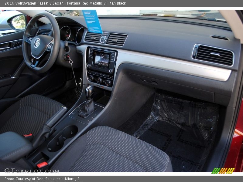 Fortana Red Metallic / Titan Black 2016 Volkswagen Passat S Sedan