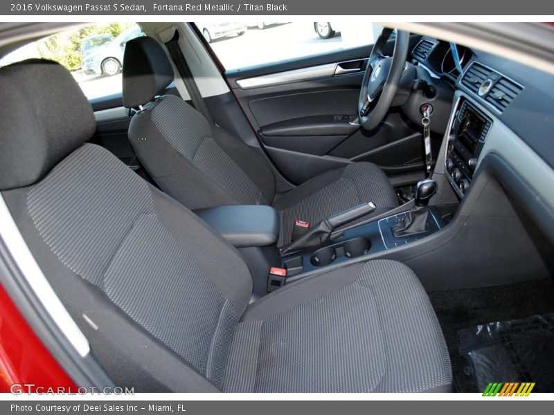 Fortana Red Metallic / Titan Black 2016 Volkswagen Passat S Sedan