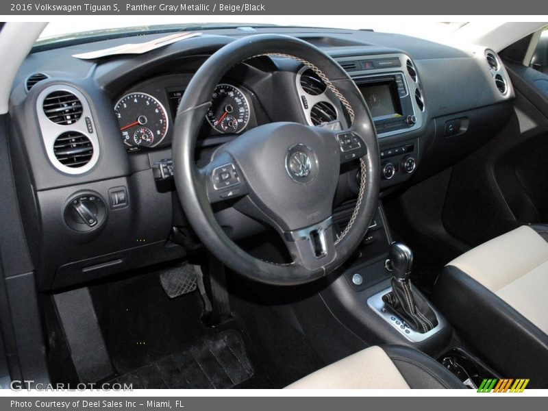 Panther Gray Metallic / Beige/Black 2016 Volkswagen Tiguan S