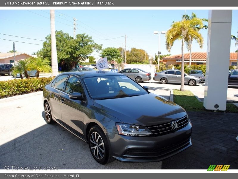 Platinum Gray Metallic / Titan Black 2018 Volkswagen Jetta SE