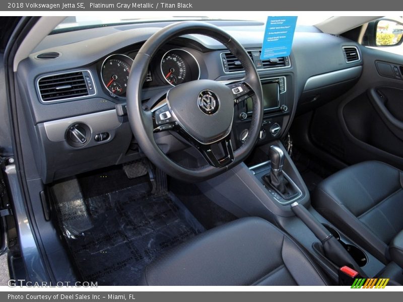 Platinum Gray Metallic / Titan Black 2018 Volkswagen Jetta SE
