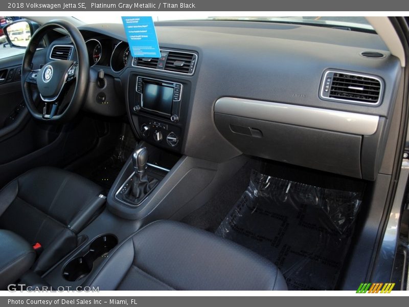 Platinum Gray Metallic / Titan Black 2018 Volkswagen Jetta SE