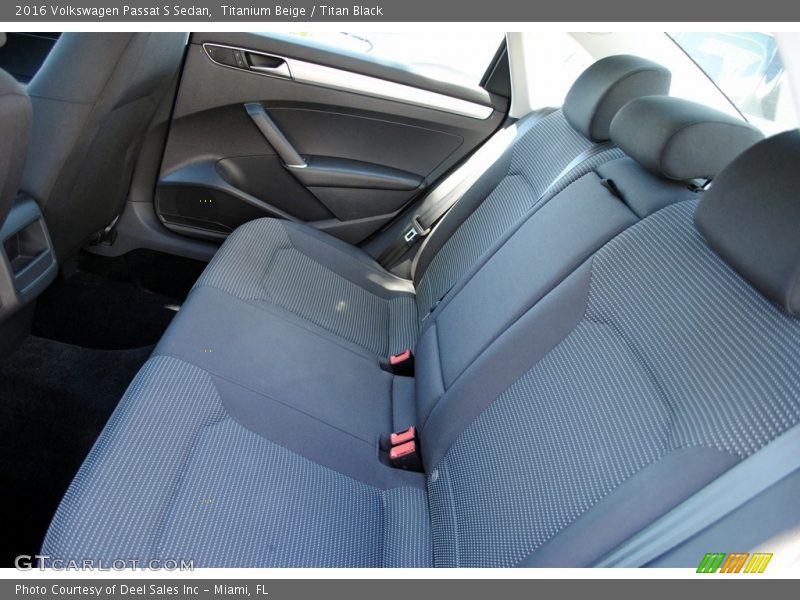 Titanium Beige / Titan Black 2016 Volkswagen Passat S Sedan
