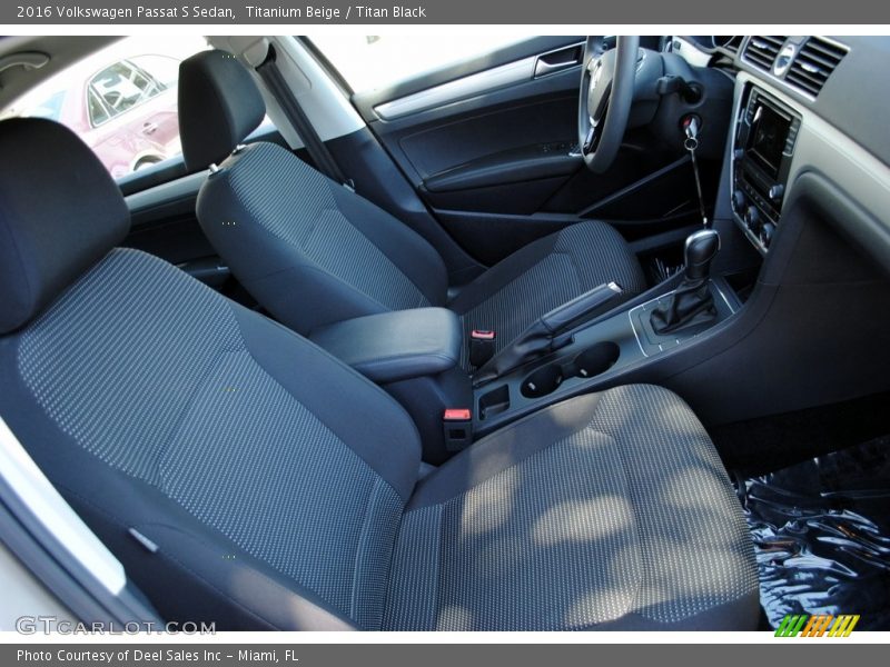 Titanium Beige / Titan Black 2016 Volkswagen Passat S Sedan