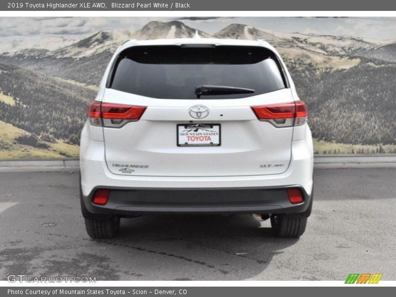 Blizzard Pearl White / Black 2019 Toyota Highlander XLE AWD