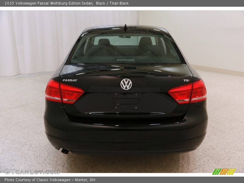 Black / Titan Black 2015 Volkswagen Passat Wolfsburg Edition Sedan