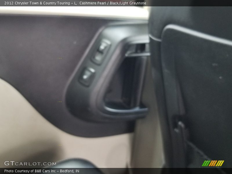 Cashmere Pearl / Black/Light Graystone 2012 Chrysler Town & Country Touring - L