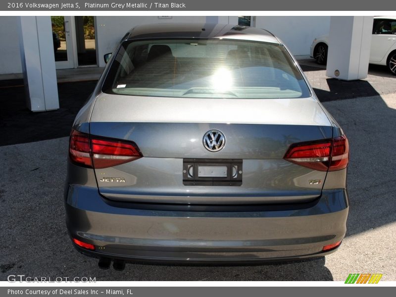 Platinum Grey Metallic / Titan Black 2016 Volkswagen Jetta S