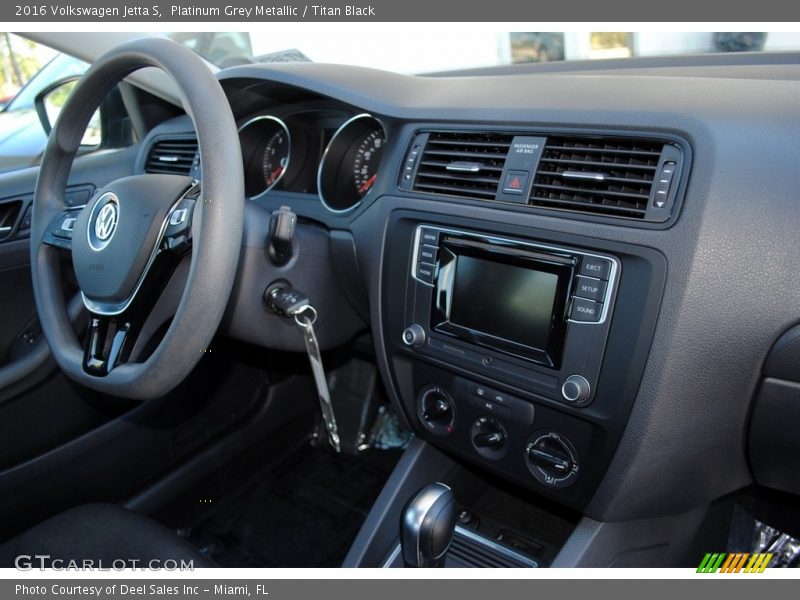 Platinum Grey Metallic / Titan Black 2016 Volkswagen Jetta S