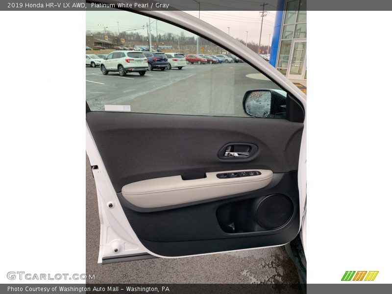 Platinum White Pearl / Gray 2019 Honda HR-V LX AWD