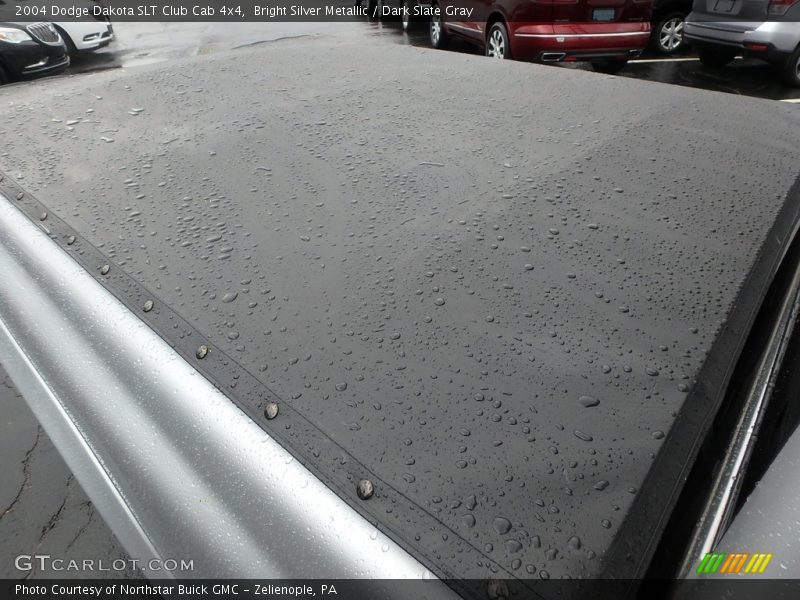 Bright Silver Metallic / Dark Slate Gray 2004 Dodge Dakota SLT Club Cab 4x4