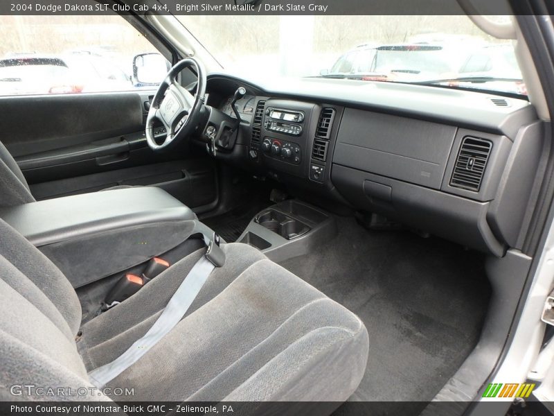 Bright Silver Metallic / Dark Slate Gray 2004 Dodge Dakota SLT Club Cab 4x4