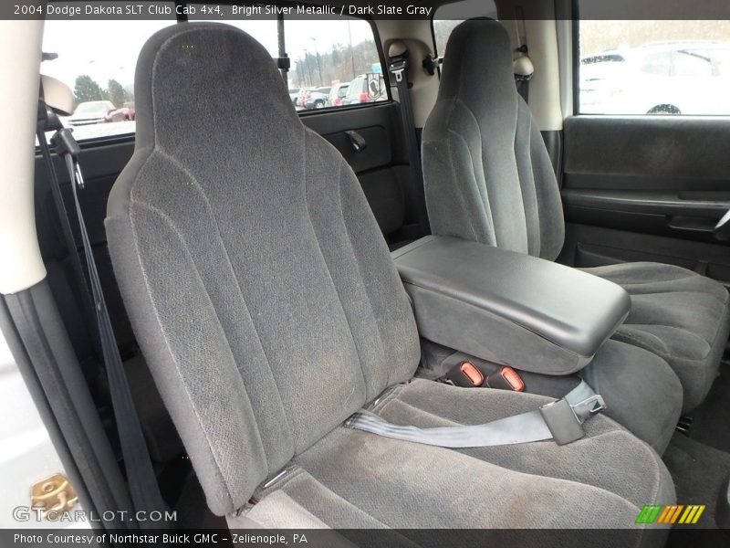 Bright Silver Metallic / Dark Slate Gray 2004 Dodge Dakota SLT Club Cab 4x4