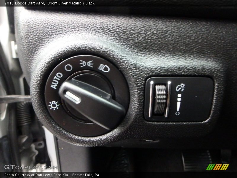 Bright Silver Metallic / Black 2013 Dodge Dart Aero