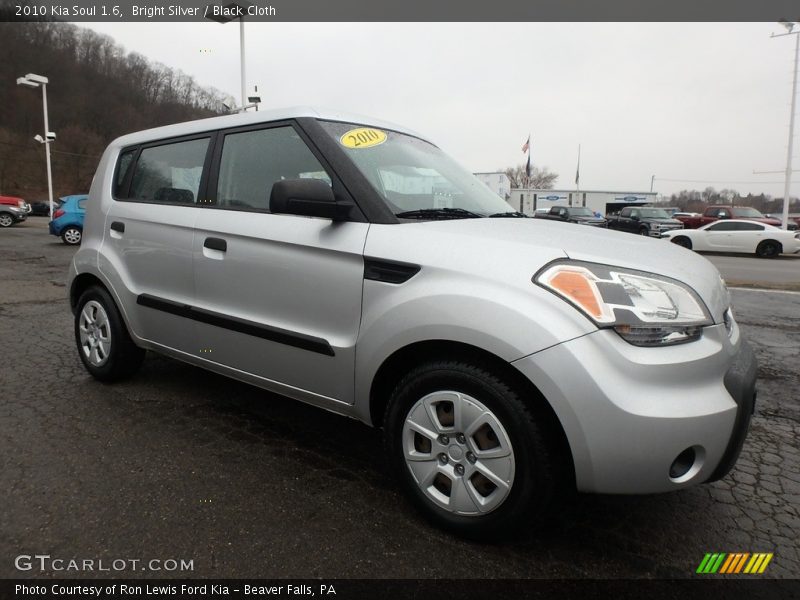 Bright Silver / Black Cloth 2010 Kia Soul 1.6