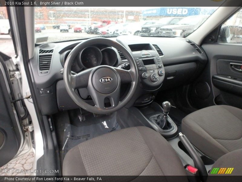 Bright Silver / Black Cloth 2010 Kia Soul 1.6