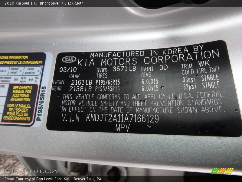 Bright Silver / Black Cloth 2010 Kia Soul 1.6
