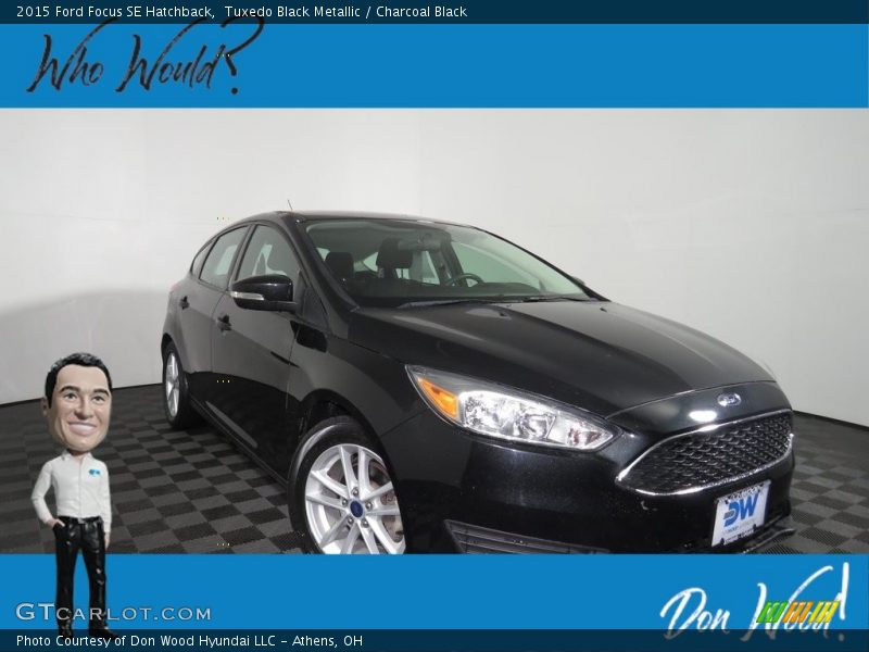 Tuxedo Black Metallic / Charcoal Black 2015 Ford Focus SE Hatchback