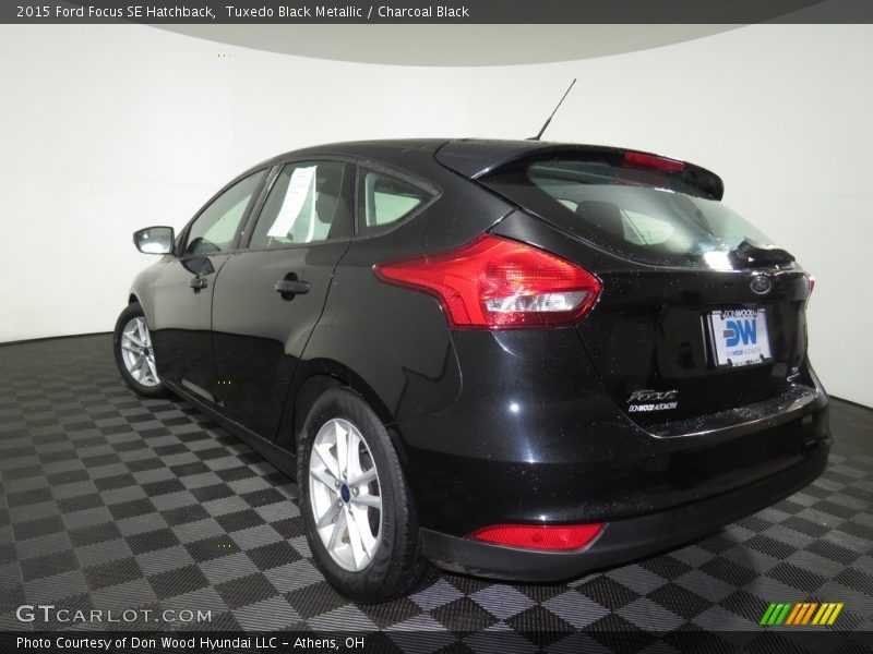 Tuxedo Black Metallic / Charcoal Black 2015 Ford Focus SE Hatchback