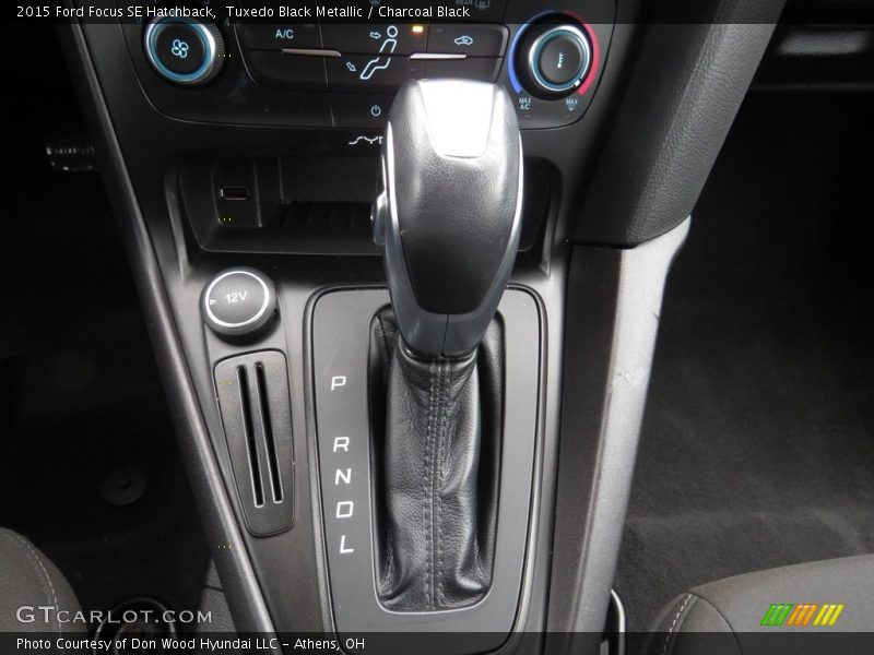 Tuxedo Black Metallic / Charcoal Black 2015 Ford Focus SE Hatchback