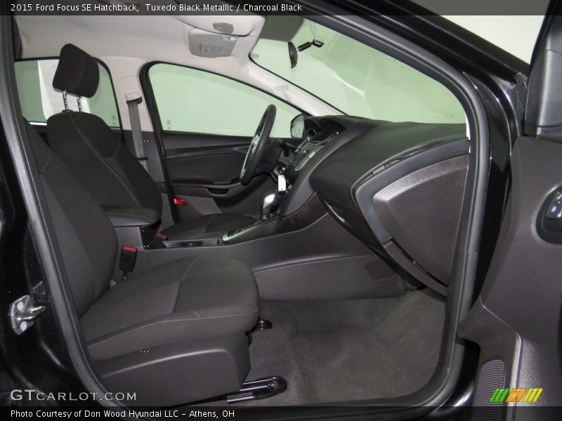 Tuxedo Black Metallic / Charcoal Black 2015 Ford Focus SE Hatchback