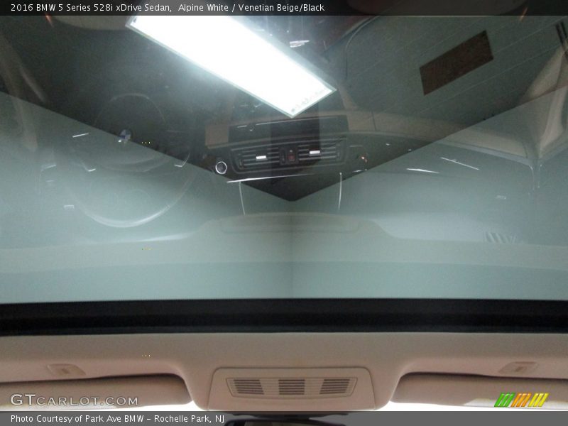 Alpine White / Venetian Beige/Black 2016 BMW 5 Series 528i xDrive Sedan